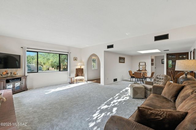 6732 E Calle Cadena, Tucson, AZ 85715