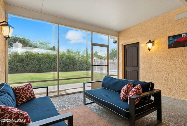 6732 E Calle Cadena, Tucson, AZ 85715