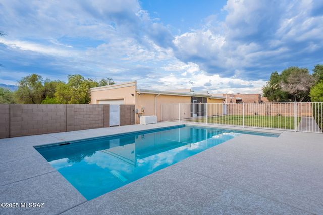 6732 E Calle Cadena, Tucson, AZ 85715