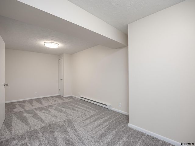 910 S 153 Court, Omaha, NE 68154