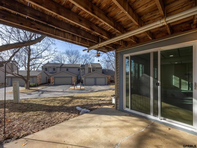 910 S 153 Court, Omaha, NE 68154
