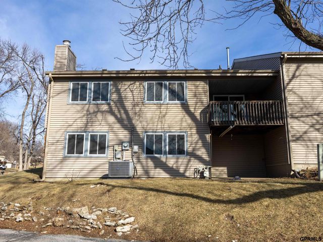 910 S 153 Court, Omaha, NE 68154