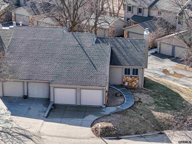 910 S 153 Court, Omaha, NE 68154