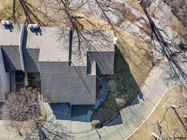 910 S 153 Court, Omaha, NE 68154