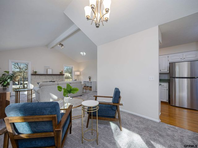 910 S 153 Court, Omaha, NE 68154