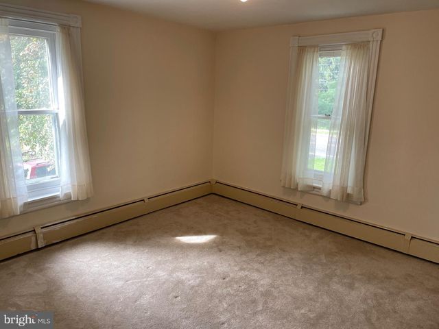 1410 LONGFORD RD, Collegeville, PA 19426