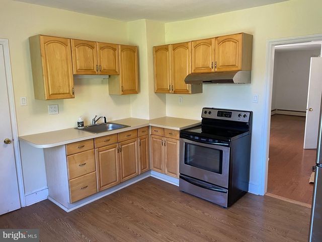 1410 LONGFORD RD, Collegeville, PA 19426