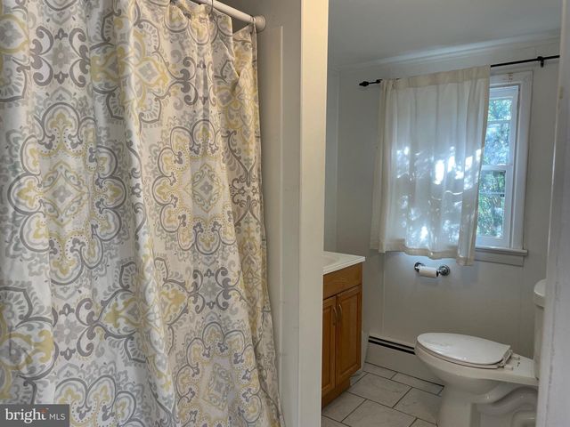 1410 LONGFORD RD, Collegeville, PA 19426