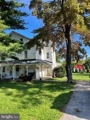 1410 LONGFORD RD, Collegeville, PA 19426
