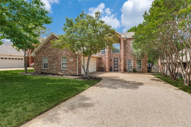 9727 Vinewood Drive, Dallas, TX 75228