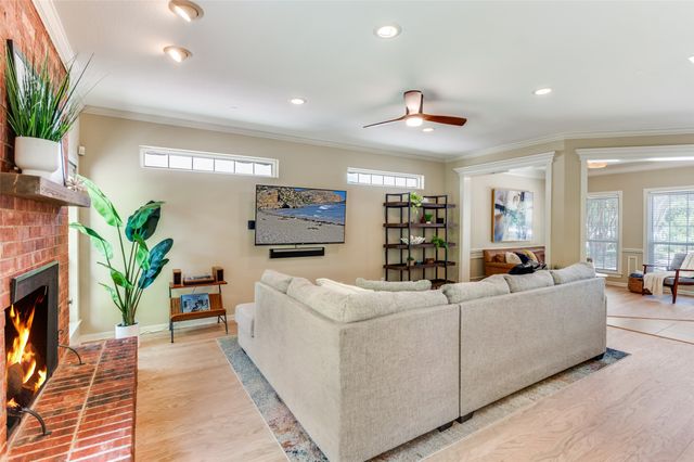 9727 Vinewood Drive, Dallas, TX 75228