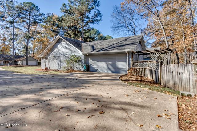 126 Plum Tree Road, Brandon, MS 39047