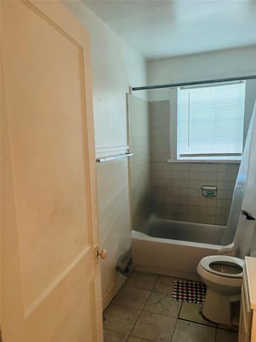 305 N Bryan Street, Houston, TX 77011