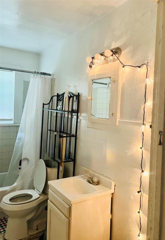 305 N Bryan Street, Houston, TX 77011