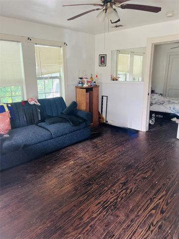 305 N Bryan Street, Houston, TX 77011