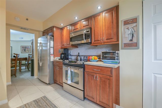 7300 Radice Court 302, Lauderhill, FL 33319