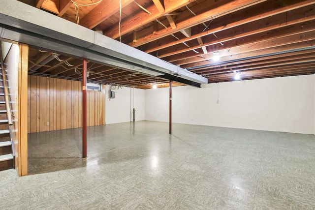 1621 Woodridge ROAD, West Bend, WI 53095