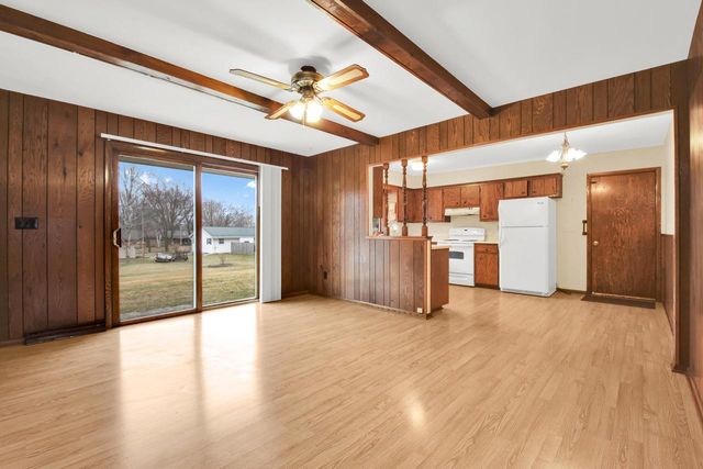 1621 Woodridge ROAD, West Bend, WI 53095