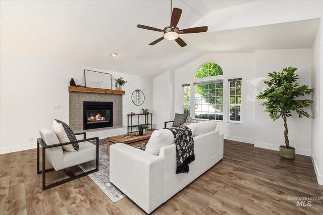5246 N Hertford Way, Boise, ID 83714