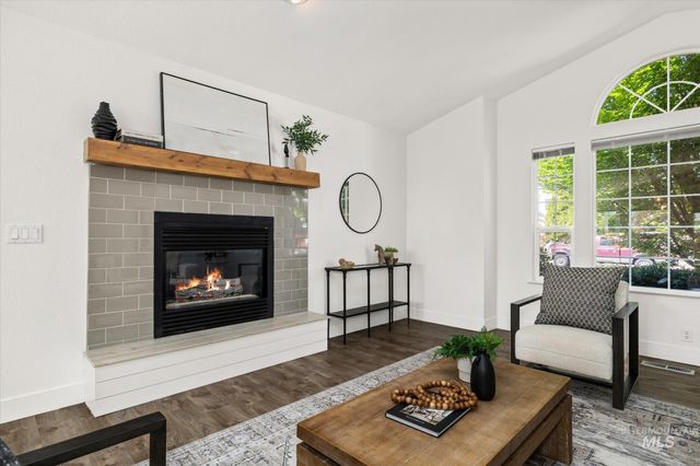 5246 N Hertford Way, Boise, ID 83714