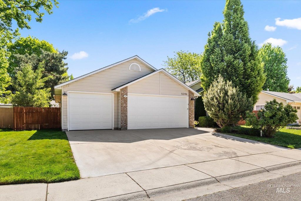 5246 N Hertford Way, Boise, ID 83714