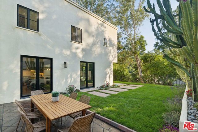 8171 Tianna Road, Los Angeles, CA 90046