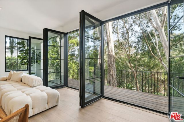 8171 Tianna Road, Los Angeles, CA 90046