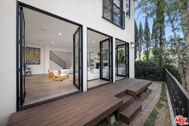 8171 Tianna Road, Los Angeles, CA 90046