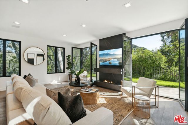 8171 Tianna Road, Los Angeles, CA 90046