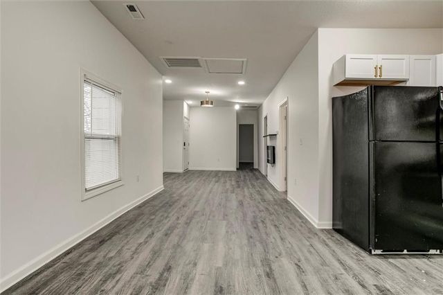 2421 Chestnut Avenue, Kansas City, MO 64127