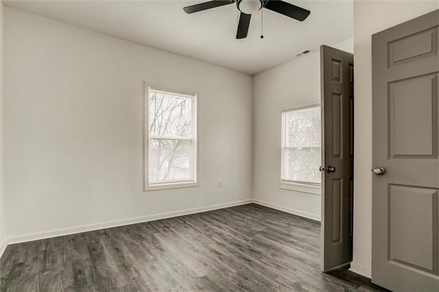 2421 Chestnut Avenue, Kansas City, MO 64127