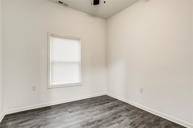 2421 Chestnut Avenue, Kansas City, MO 64127