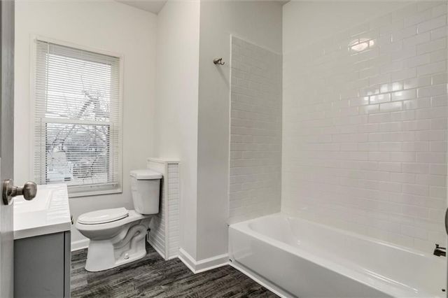 2421 Chestnut Avenue, Kansas City, MO 64127