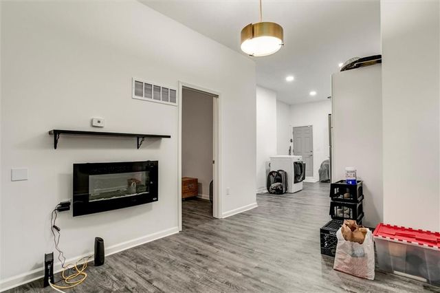 2421 Chestnut Avenue, Kansas City, MO 64127