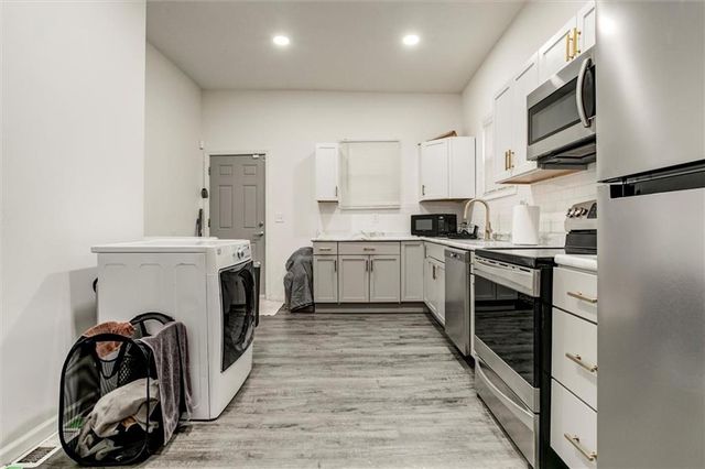 2421 Chestnut Avenue, Kansas City, MO 64127