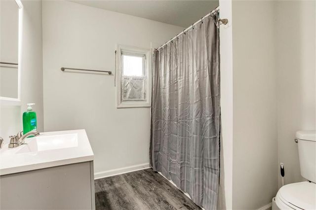 2421 Chestnut Avenue, Kansas City, MO 64127