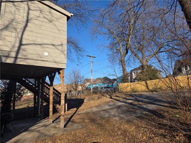 2421 Chestnut Avenue, Kansas City, MO 64127