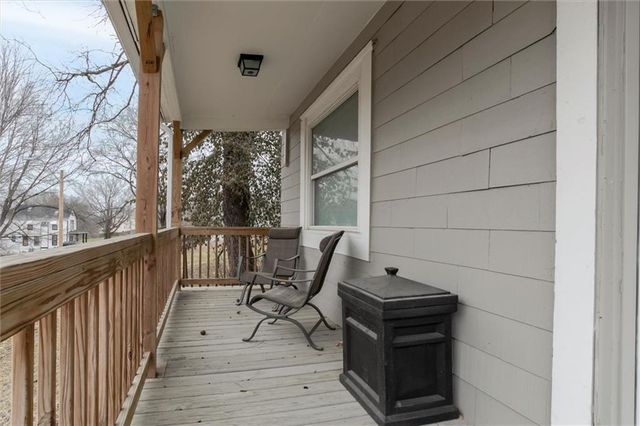 2421 Chestnut Avenue, Kansas City, MO 64127