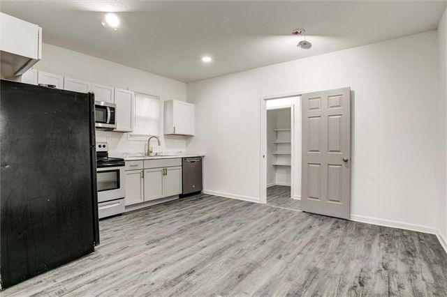 2421 Chestnut Avenue, Kansas City, MO 64127