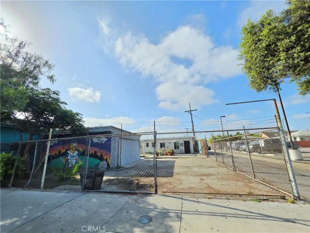 1914 Firestone, Los Angeles, CA 90001