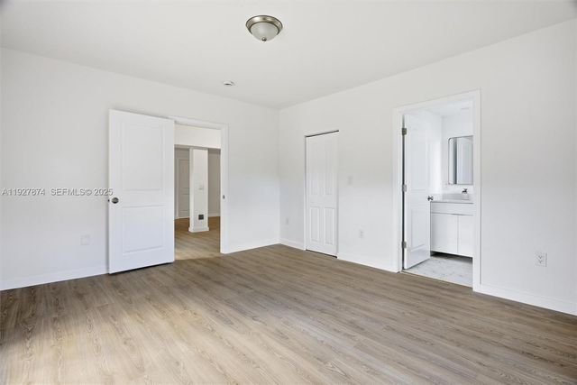 465 NE 165th St 465, Miami, FL 33162