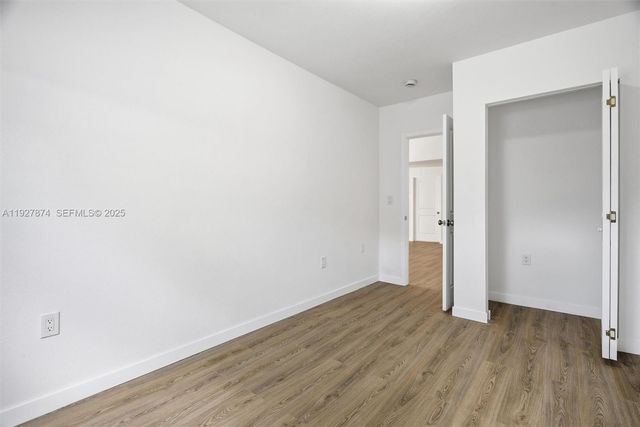 465 NE 165th St 465, Miami, FL 33162