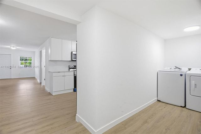 465 NE 165th St 465, Miami, FL 33162