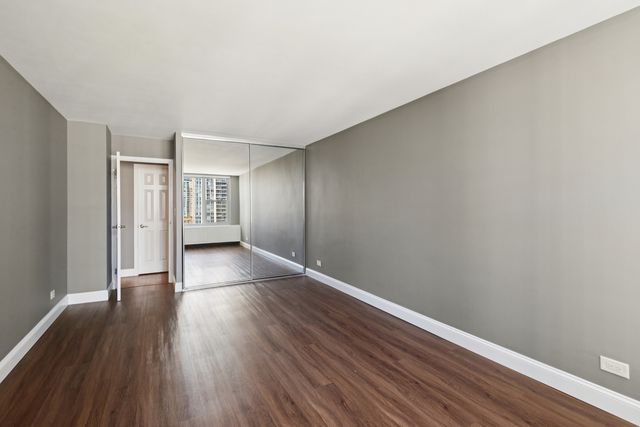 400 E Randolph Street 2208, Chicago, IL 60601