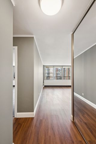 400 E Randolph Street 2208, Chicago, IL 60601