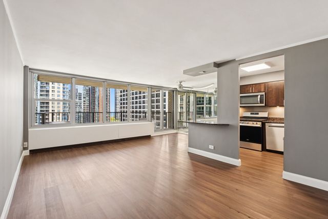 400 E Randolph Street 2208, Chicago, IL 60601