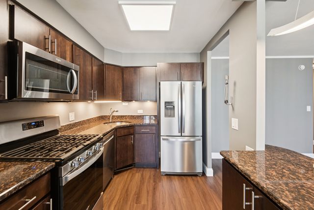 400 E Randolph Street 2208, Chicago, IL 60601