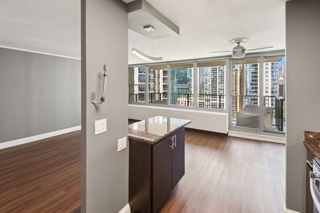 400 E Randolph Street 2208, Chicago, IL 60601