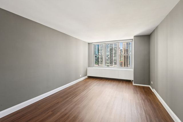 400 E Randolph Street 2208, Chicago, IL 60601