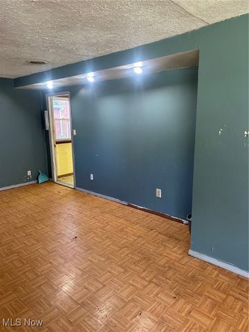 12531 Jackson Drive, Burton, OH 44021